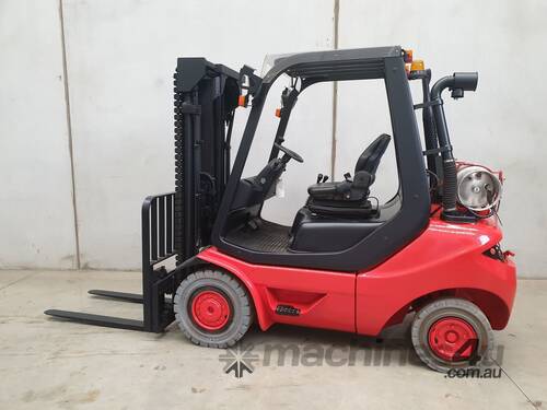 Linde 2011 LPG 2.5T Counterbalance Forklift with Container Mast
