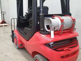 Linde 2011 LPG 2.5T Counterbalance Forklift with Container Mast - picture2' - Click to enlarge