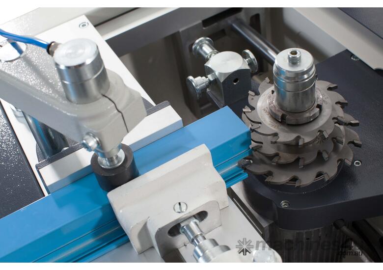 caption OZ MACHINE Auto End mill with Quick cutter change. Feature packed,