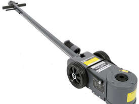 Borum BTJ1530TA 30,000/15,000 2 Stage Air/Hydraulic Truck Jack - picture0' - Click to enlarge