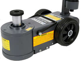 Borum BTJ1530TA 30,000/15,000 2 Stage Air/Hydraulic Truck Jack - picture2' - Click to enlarge