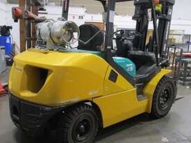 Komatsu FG45T-10, 4.5Ton (4m Lift) Container Entry LPG Forklift - picture0' - Click to enlarge