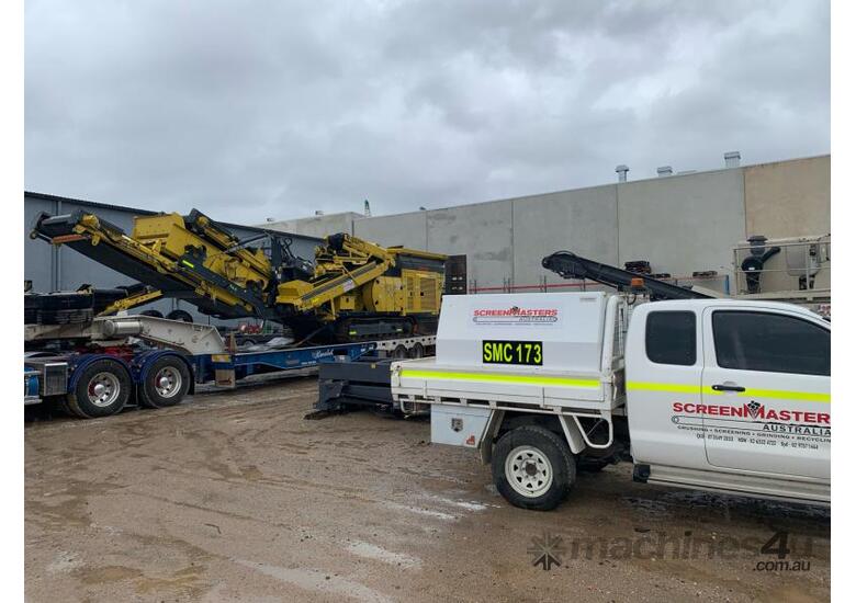 caption USED KEESTRACK R3 IMPACTOR WITH NEW & UNUSED ENGINE