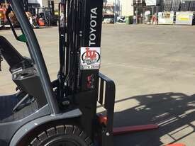 TOYOTA NEW FORKLIFT TOYOTA - picture2' - Click to enlarge