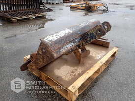AUGER DRIVE CRADLE ATTACHMENT & 2 X FORKLIFT TYNES - picture0' - Click to enlarge