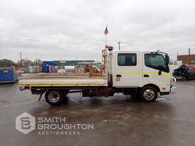 2012 HINO 617 300 SERIES 4X2 DUAL CAB TRAY TOP TRUCK - picture0' - Click to enlarge