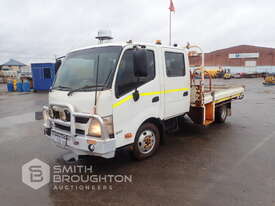 2012 HINO 617 300 SERIES 4X2 DUAL CAB TRAY TOP TRUCK - picture2' - Click to enlarge