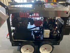 ***IN STOCK*** Executive G2 - Hot Water Engine High Pressure Cleaner - picture1' - Click to enlarge