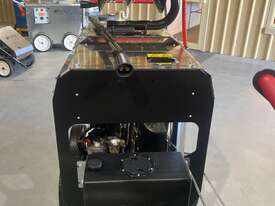 ***IN STOCK*** Executive G2 - Hot Water Engine High Pressure Cleaner - picture2' - Click to enlarge