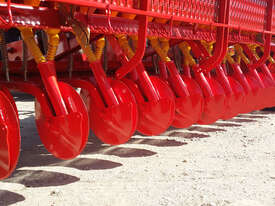 FARMTECH BM 14 SINGLE DISC SEED DRILL (2.7M) - picture0' - Click to enlarge