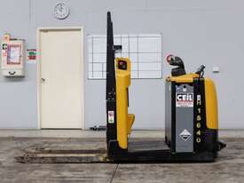 Yale Battery Electric Order Picker - picture0' - Click to enlarge