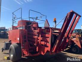 Case 8575 Square Baler - picture1' - Click to enlarge
