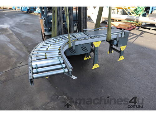 90 Degree Corner Motorised Conveyor - Knapp