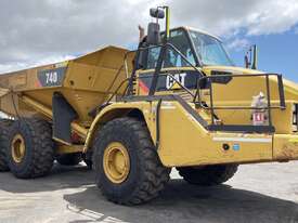 2008 CATERPILLAR 740 DUMP TRUCK - picture2' - Click to enlarge