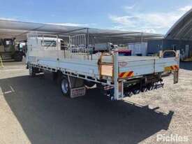 2014 Isuzu NPR300 - picture2' - Click to enlarge