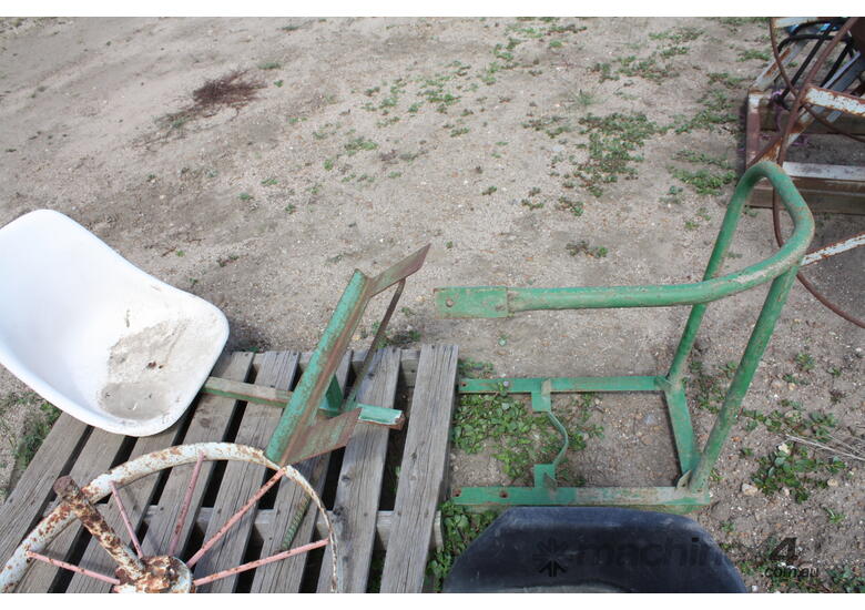 Used Not Specified Unknown Metal frame with seat Scrap Metal in