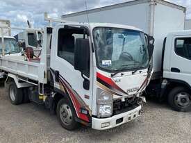 Isuzu NLR - picture0' - Click to enlarge