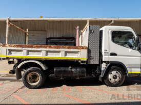 12/2007 Mitsubishi Canter Fuso 7/800 Tipper Truck with HIAB 2d White 3.9L Turbo Diesel - picture2' - Click to enlarge