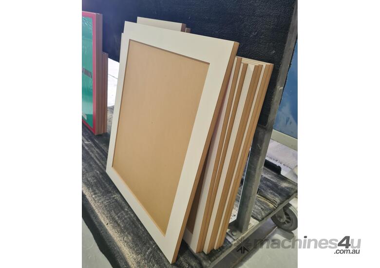 caption HOLYTEK Brush sander for Shaker Doors