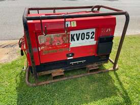 Welder Generator Shindaiwa DGW400 Diesel 4502 hours - picture0' - Click to enlarge