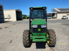 John Deere 5100GF MFWD - picture1' - Click to enlarge