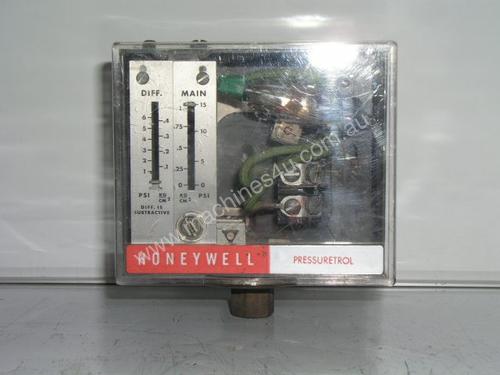 Honeywell L604A 11442 Pressure Switch.