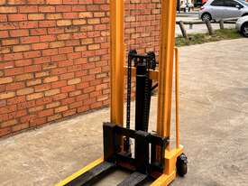 2 Tonne Manual Lift Machine(AL-CTY-A2016) – Hire from $26.40/Week  - picture0' - Click to enlarge