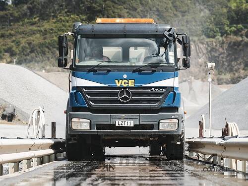 caption Rocktec Underbody Wheel Wash Unit - Fully automatic, ultra-efficient wheel and underbody wash!