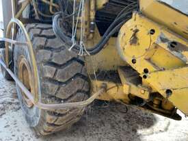 Circa 1995 Cameco Industries Cassava Harvester 
PIN: Not Visible - 1021 Taken from Cab Sticker
Engin - picture2' - Click to enlarge