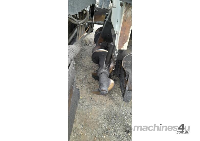 caption 2006 BLAW KNOX PF2181 PAVER U4588
