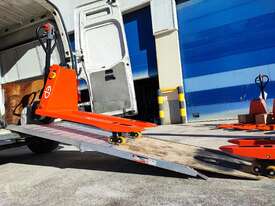 EPL153(1) Electric Pallet Truck 1.5T - picture1' - Click to enlarge