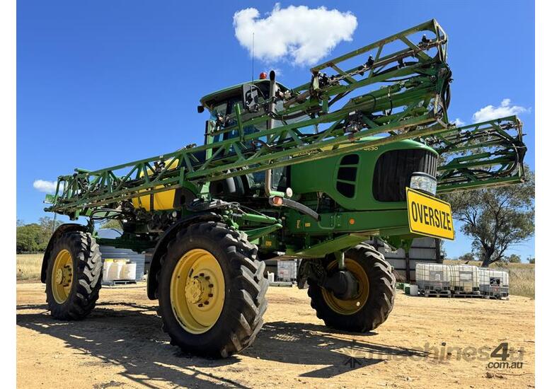 caption 2013 JOHN DEERE 4630 SPRAYER