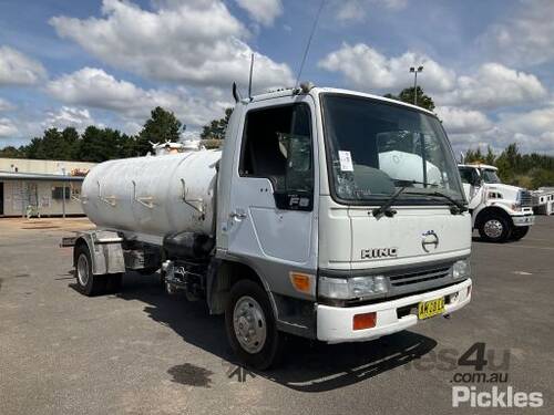 Buy Used 1999 Hino FB4J Fuel Tanker Truck in , - Listed on Machines4u