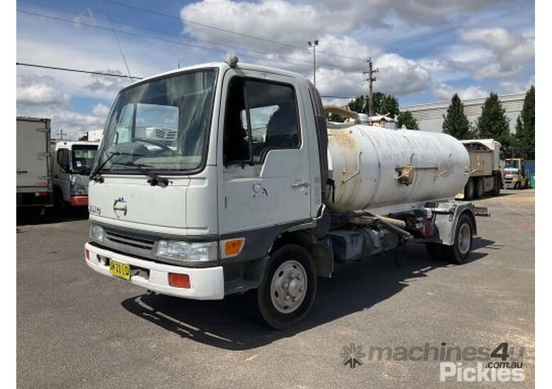 Buy Used 1999 Hino FB4J Fuel Tanker Truck in , - Listed on Machines4u