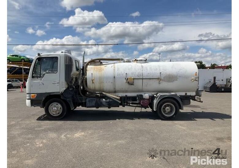 Buy Used 1999 Hino FB4J Fuel Tanker Truck in , - Listed on Machines4u