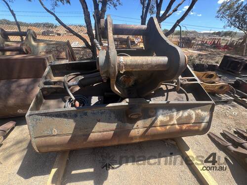 Tilting Excavator Bucket