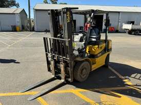 2011 Yale GDP25RK Forklift - picture1' - Click to enlarge