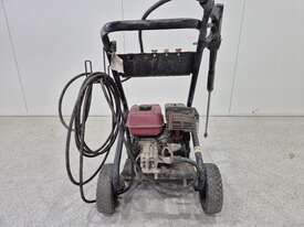Full Boar petrol pressure washer - picture0' - Click to enlarge