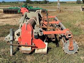 Howard CH2-620DT Rotary Hoe
Comer Industries Gear Box, 3 Point Hitch 

Item Is In A Used Condition & - picture2' - Click to enlarge