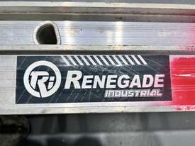 Renegade Aluminium Extension Ladder - picture2' - Click to enlarge