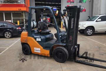 Toyota Forklift 2.5T Container Mast
