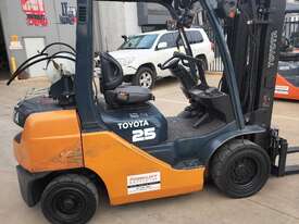 Toyota Forklift 2.5T Container Mast  - picture1' - Click to enlarge