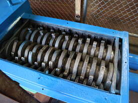 Industrial Dual Twin Shaft Shredder - 2x15kW - Brentwood AZ40/2 ***MAKE AN OFFER*** - picture2' - Click to enlarge