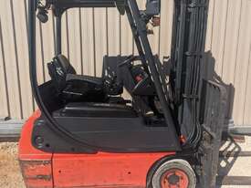 2012 Linde 1.6T Electric Forklift with Container Mast - picture0' - Click to enlarge