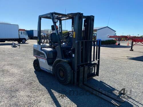 Nissan PIF2A25DU Container Mast Forklift