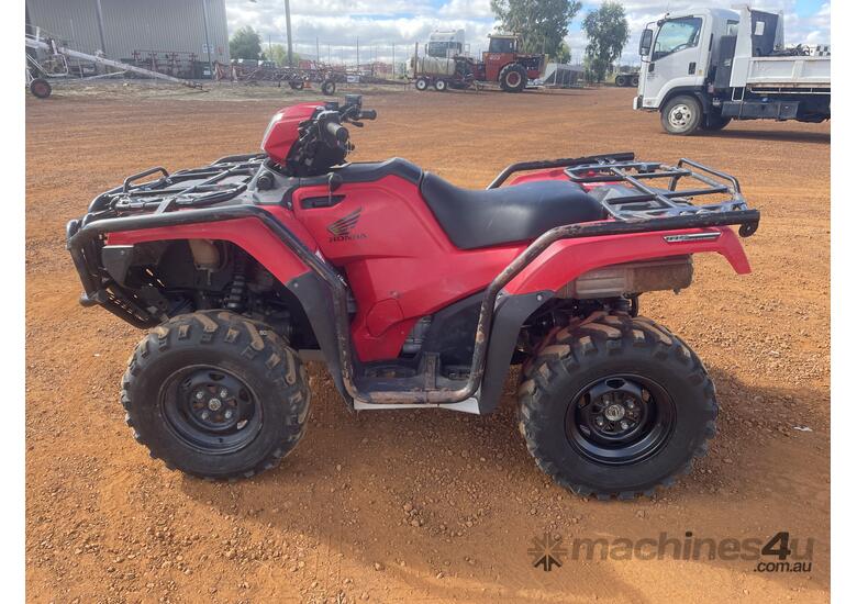 caption 2016 Honda TRX500