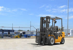 UN Forklift 2.5T LPG - Excess Stock Available Now!