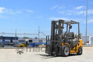 UN Forklift 2.5T LPG - Excess Stock Available Now!