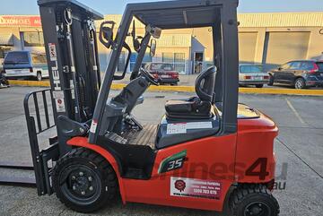 3.5T Heli G2 series Premium Electric 4 wheel forklift.