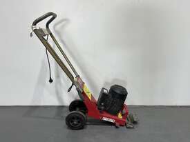 Crommelins BullAnt 9” Floor Scraper - picture1' - Click to enlarge